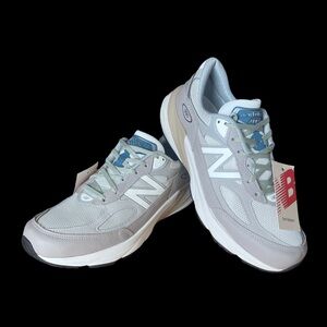 New Balance 990 V6 White and Grey w/Taupe NEW *NWT* Men’s size 10.5D